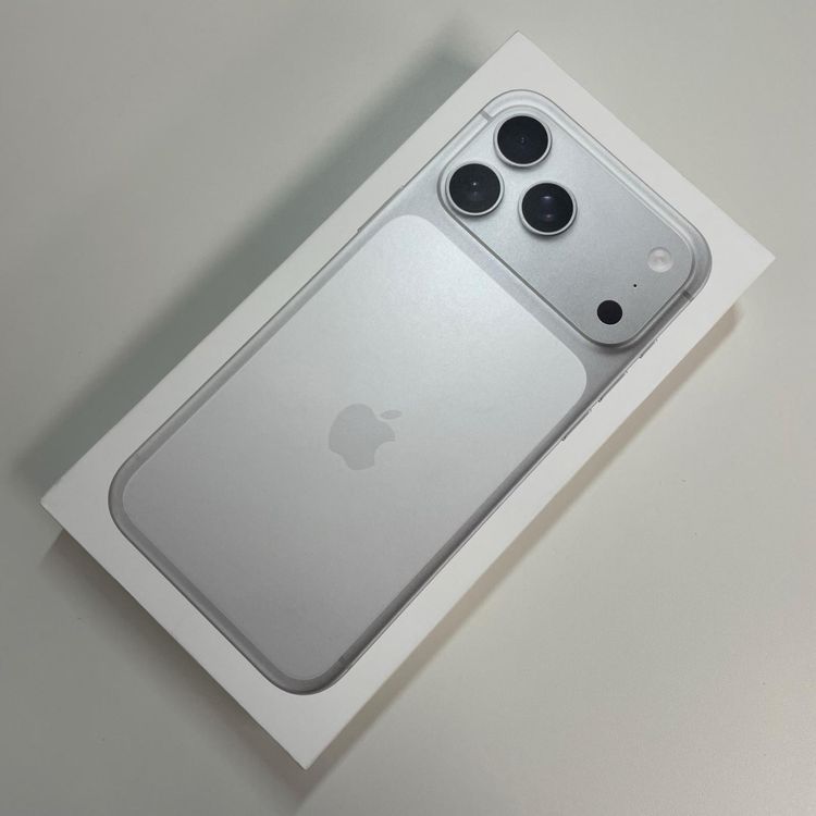iPhone 17 Pro Max 256GB ����С� SIM���å������