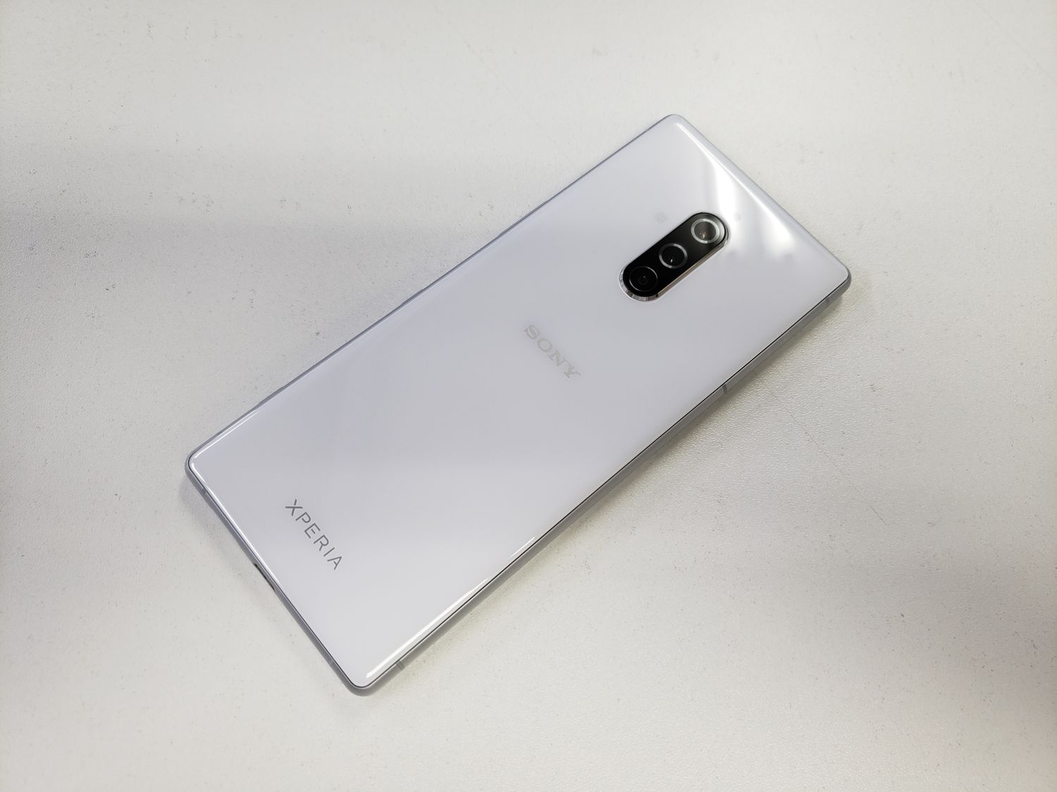 ムスビー｜☆利用制限○☆SoftBank Xperia 1 802SO ホワイト SIMロック 