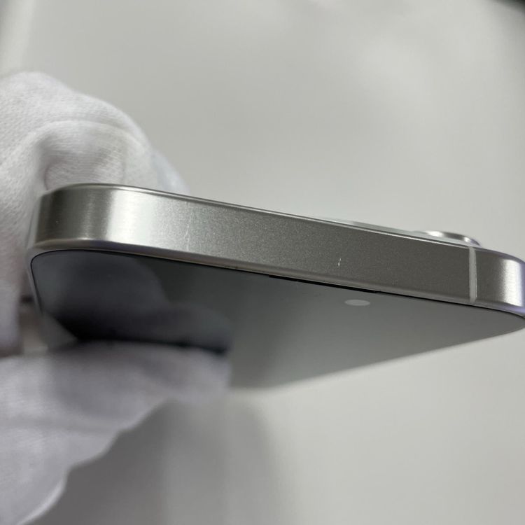 iPhone 15 Pro 128GB �ۥ磻�ȥ����˥��� SIM���å������