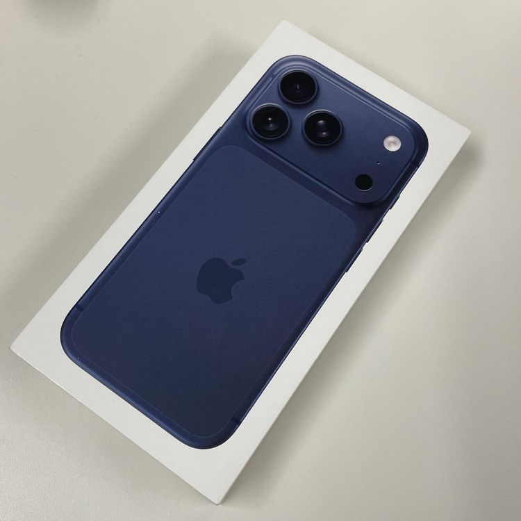 iPhone 17 Pro 256GB �ǥ����ץ֥롼 SIM���å������