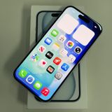 ���������¡��� iPhone 15 128GB �֥롼 SIM���å������