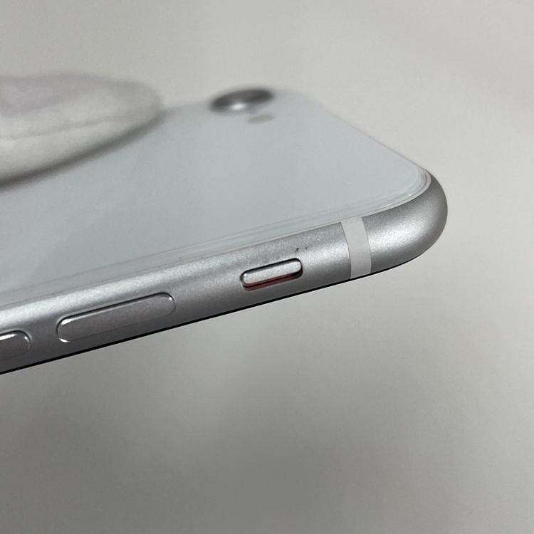 ���������¡��� iPhone SE(��2����) 64GB �ۥ磻�� SIM���å������