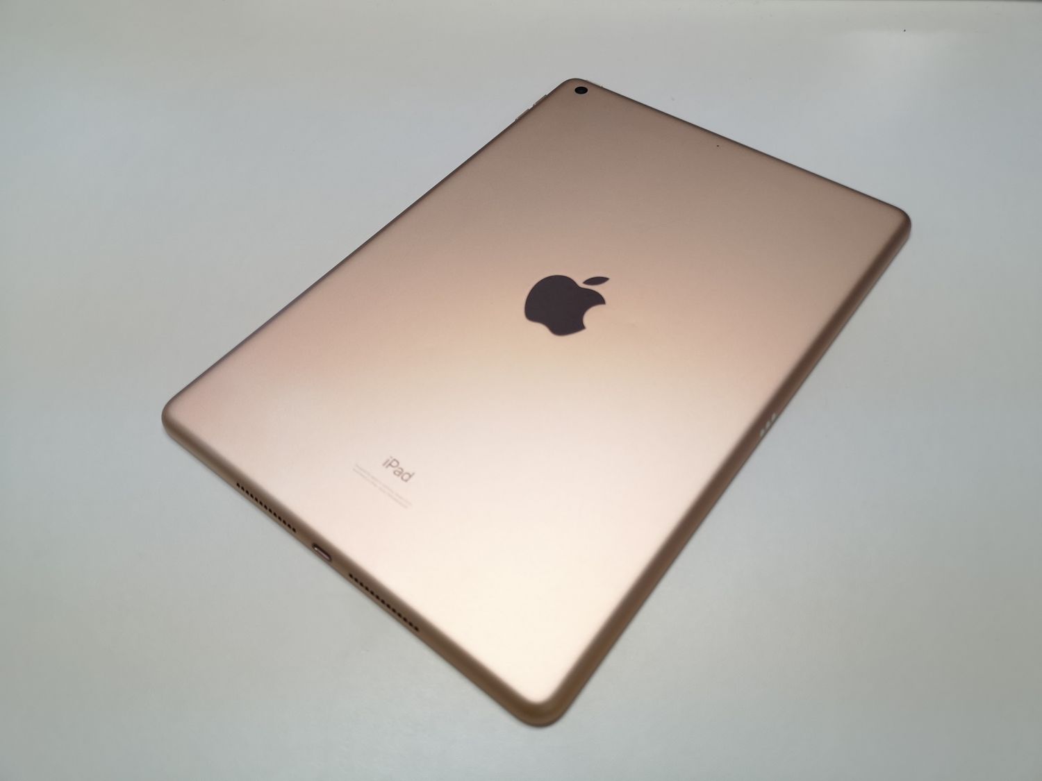 ムスビー｜iPad 第8世代 WiFi 32GB ゴールド【iPad(第8世代） Wi-Fi 