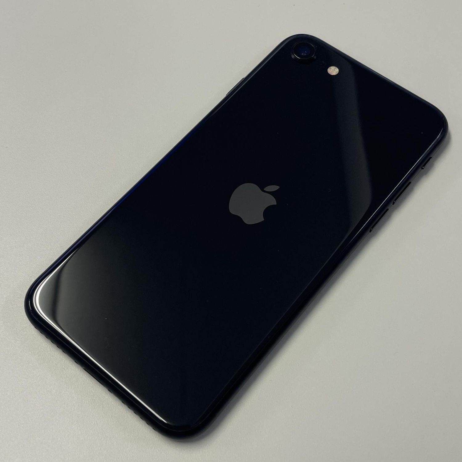 ムスビー｜☆利用制限〇☆ iPhone SE(第2世代) 64GB ブラック SIM 