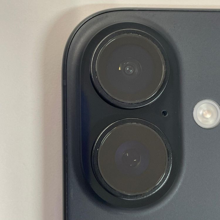 iPhone 16 128GB �֥�å� SIM���å������