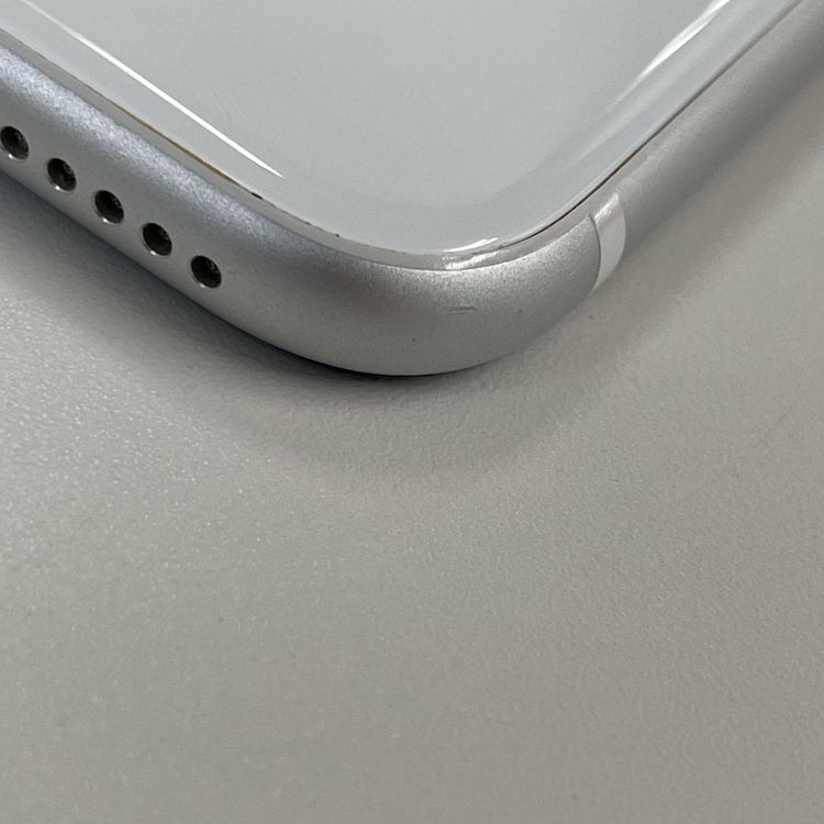 ���������¡��� iPhone SE(��2����) 64GB �ۥ磻�� SIM���å������