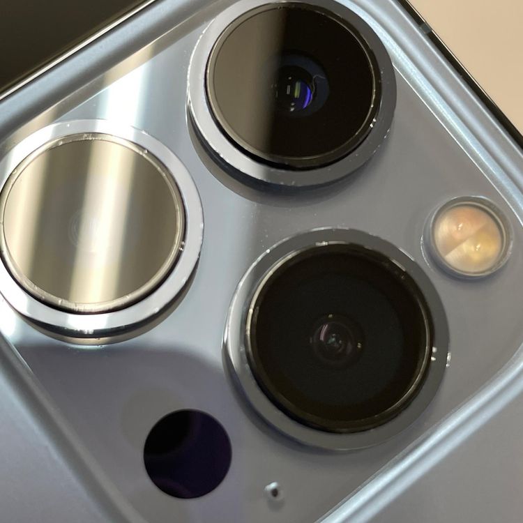 ���������¡��� iPhone 13 Pro 256GB ������֥롼 SIM���å������