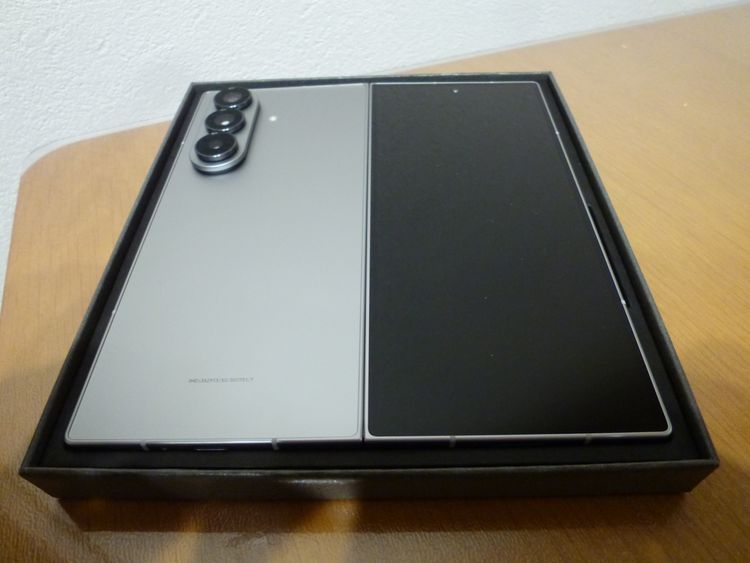 ���ʡ�512GB��ǥ�� Galaxy Z Fold7 �ڹ����ǡ�