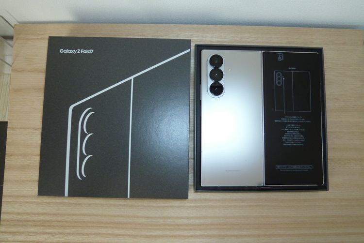 ̤���Ѥ˶ᤤ�� Galaxy Z Fold7 ������ �ڽ�����������¾�ա�