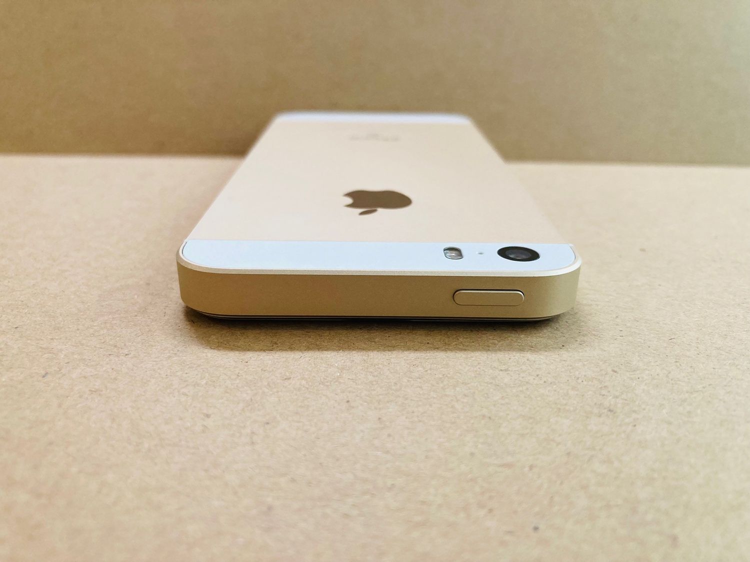 ムスビー｜超美品 iPhoneSE 32GB Gold SIMフリー ジャンク品【iPhone 