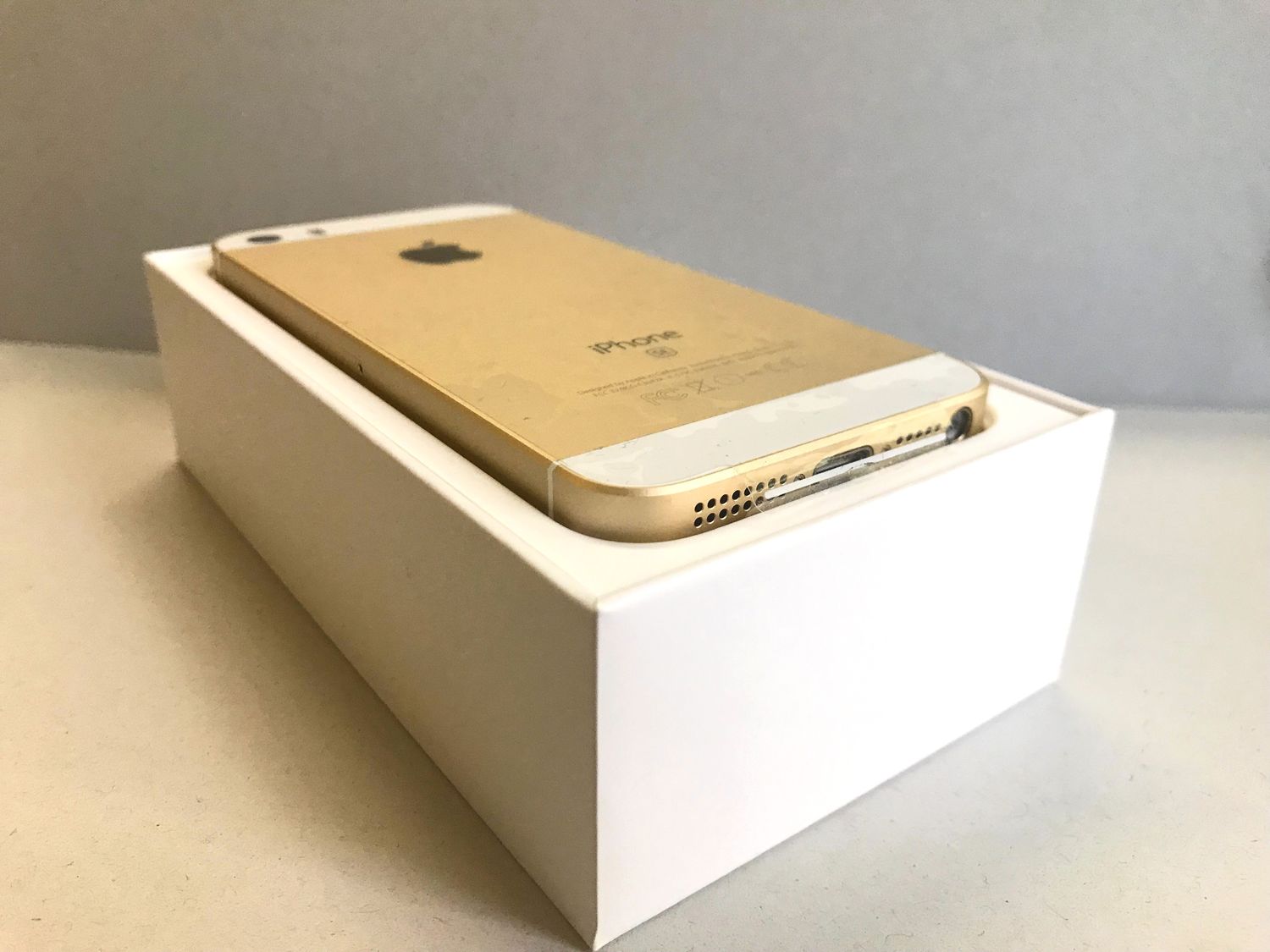 ムスビー｜新品同様 電池100％ iPhoneSE 32GB Gold SIMフリー