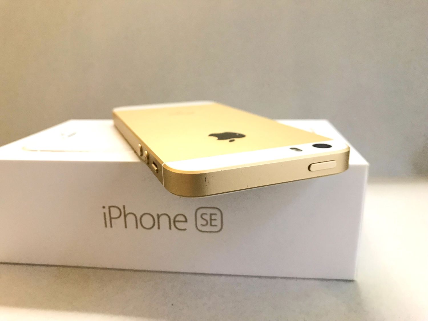 「海外版」IphoneSE 16GB Gold SIMフリーバッテリー100% 海外版」IphoneSE 16GB Gold SIMフリーバッテリー100%｜Yahoo