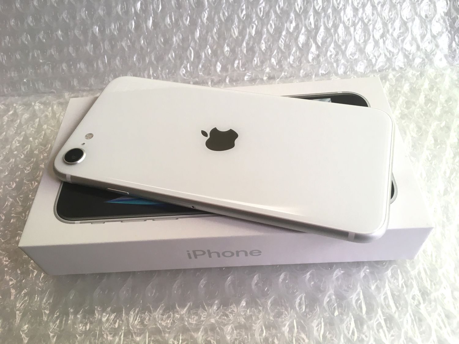 504【早い者勝ち】電池良好☆iPhoneSE2 64GB SIMフリー☆ 9731【早い者勝ち】電池最良好☆iPhoneSE2 64GB SIMフリー☆