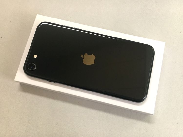 Ķ���� ����86�� iPhoneSE2 64GB Black SIM�ե꡼ docomo��