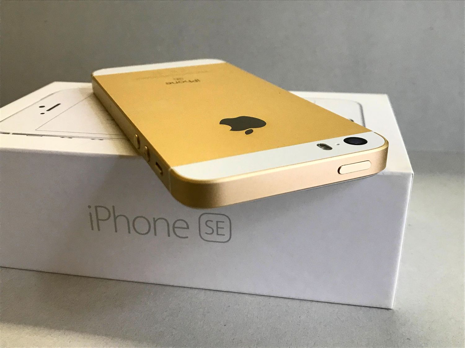 ◆【美品】iPhoneSE 第一世代64GB ゴールドAppleスマートフォン⑤ Apple iPhone SE 初代 64GB ゴールド Apple iPhone SE ゴールド 64GB