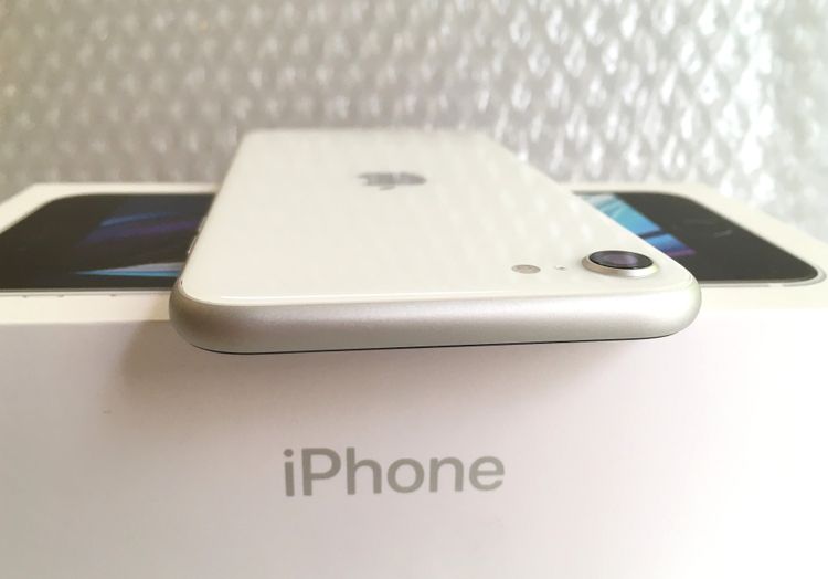 ムスビー｜新品同様 Apple保証有 電池100％ iPhoneSE2 128GB White SIM 