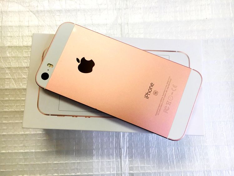 70　液晶&電池新品100％　iPhoneSE 　32GB 　SIMフリー 70液晶&電池新品100％iPhoneSE 32GB SIMフリー