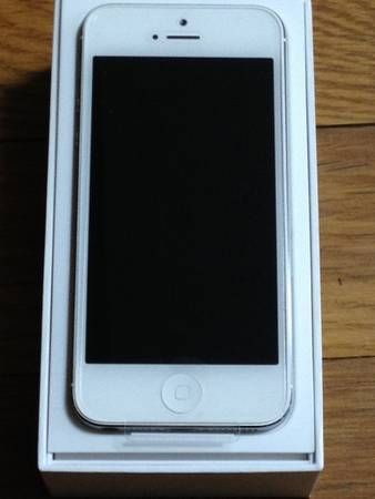 �ڵ���ios6.1.4��Ķ���� iPhone5 au 16GB ����С� MVNO�����ޤ�