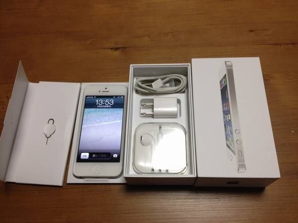 �ڵ���ios6.1.4��Ķ���� iPhone5 au 16GB ����С� MVNO�����ޤ�