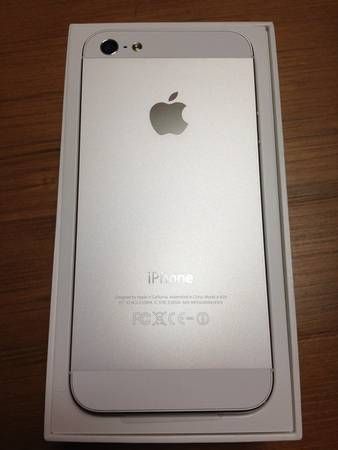 �ڵ���ios6.1.4��Ķ���� iPhone5 au 16GB ����С� MVNO�����ޤ�