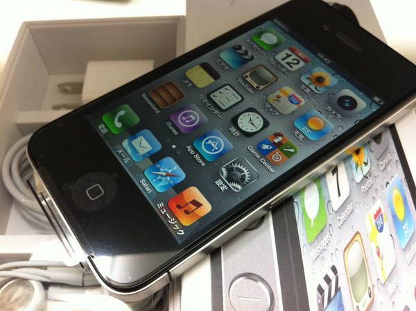 ��¨��ȯ�� au iPhone4S 64GB �֥�å��� MD259J/A�� ̤�����ʢ�