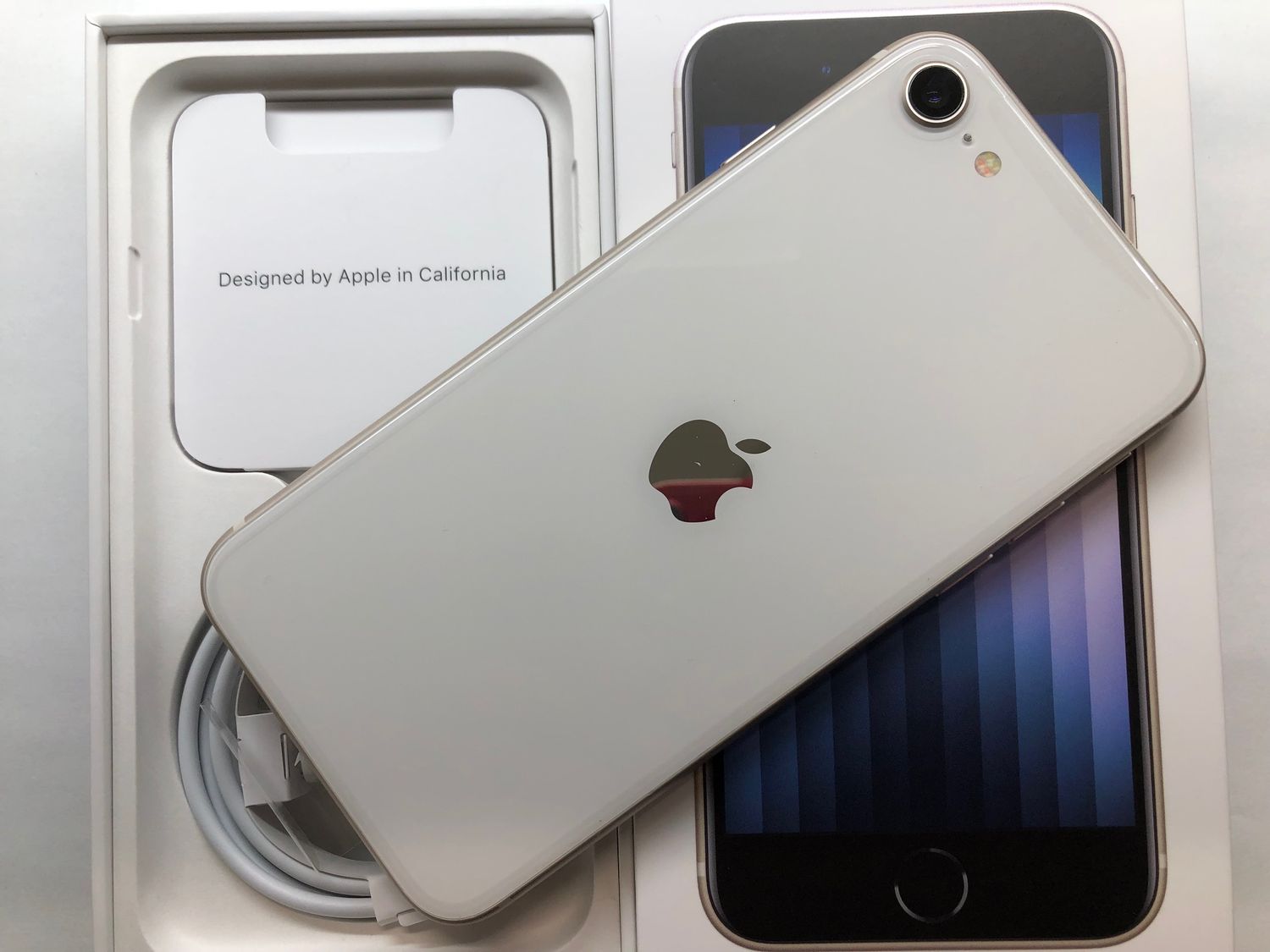 ムスビー｜♪SIMフリー iPhone SE(第3世代) 64GB MMYD3J/A ホワイト 