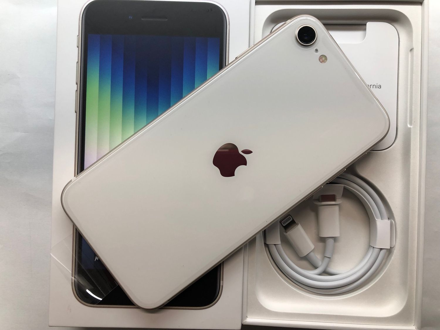 ムスビー｜♪SIMフリー iPhone SE(第3世代) 64GB MMYD3J/A ホワイト 