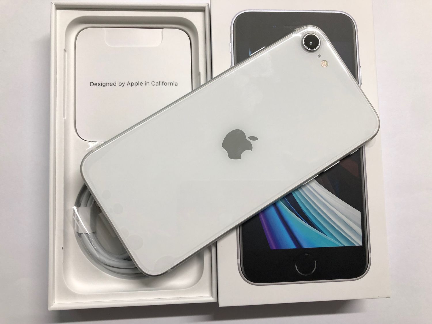 ムスビー｜♪SIMロック解除済 iPhone SE(第2世代) 128GB ホワイト 未 