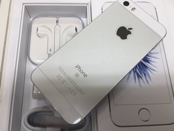 ムスビー｜♪即日発送 docomo iPhone SE 64GB シルバー 未使用品 