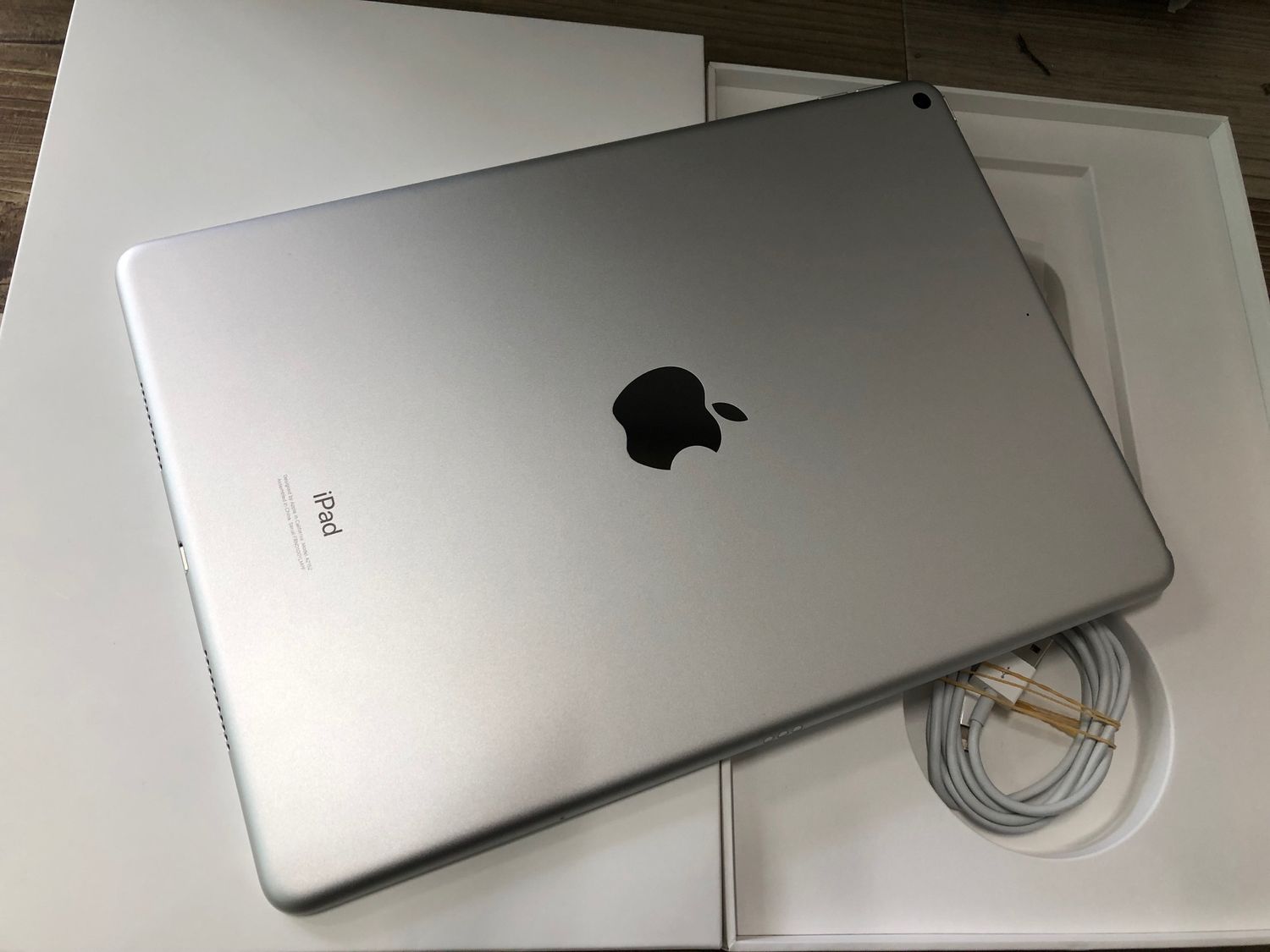 ムスビー｜♪iPad Air(第3世代) Wi-Fi 64GB シルバー FUUK2J/A 中古品 