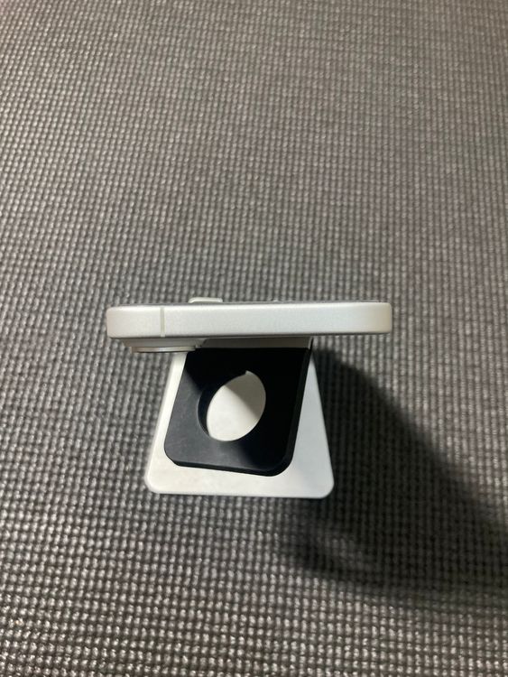 ڿƱ͡ۥХåƥ꡼100%SIMե꡼ iPhone 16 128GB