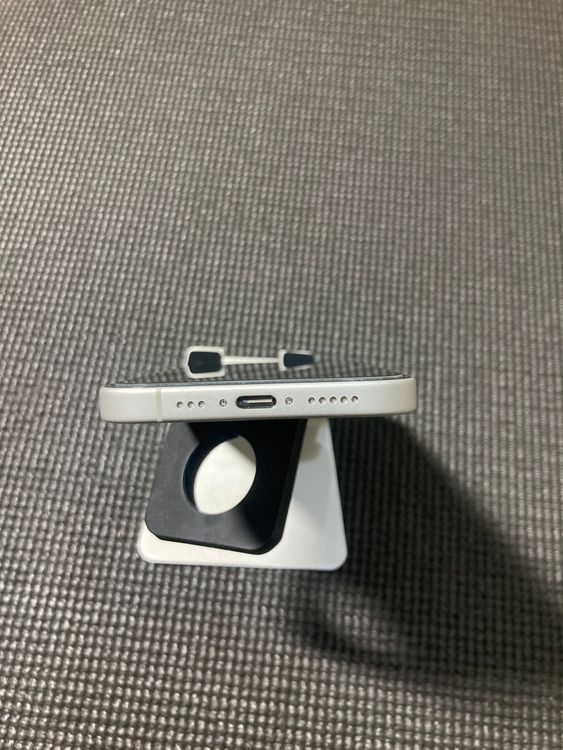 ڿƱ͡ۥХåƥ꡼100%SIMե꡼ iPhone 16 128GB