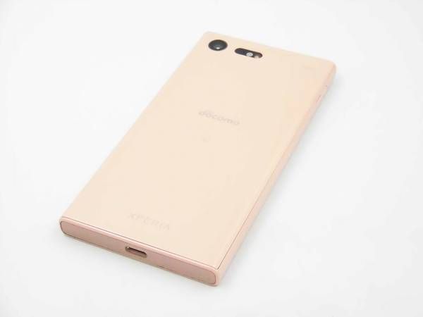 �������������ڿ���Ʊ�͡�docomo SO-02J Xperia X Compact �ԥ�