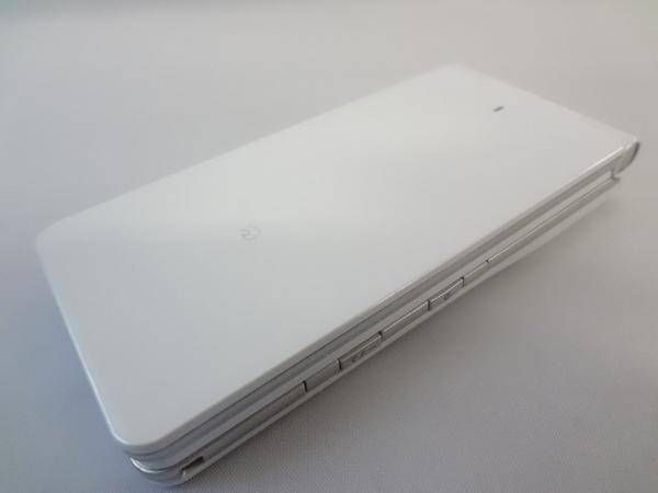 【美品★保証】au HIY02 beskey(日立)ホワイト★防水★ビスキー 激安 格安
