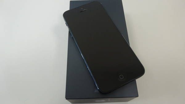 Reޡau iPhone5 32GB ֥å ME041 J/A
