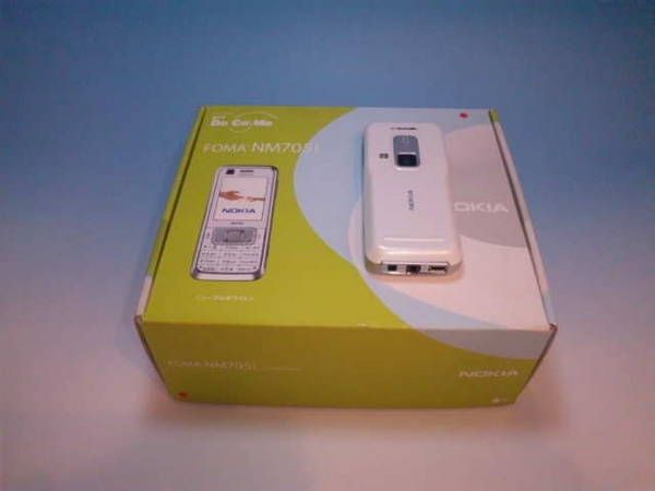 ムスビー｜【モバイル有楽町】新品未使用NM705i( ホワイト)標準セット  