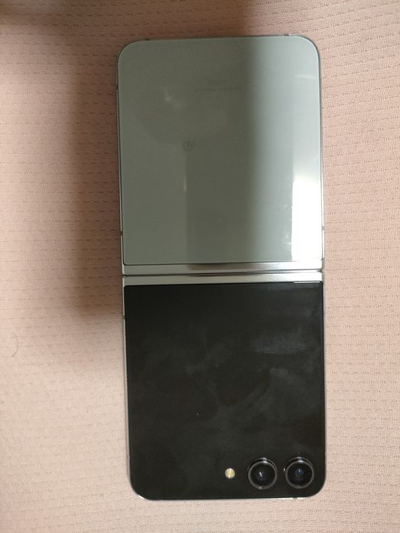 au SCG23 Galaxy Z Flip5 ߥ