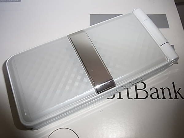 SoftBank ��󥻥������б���831P