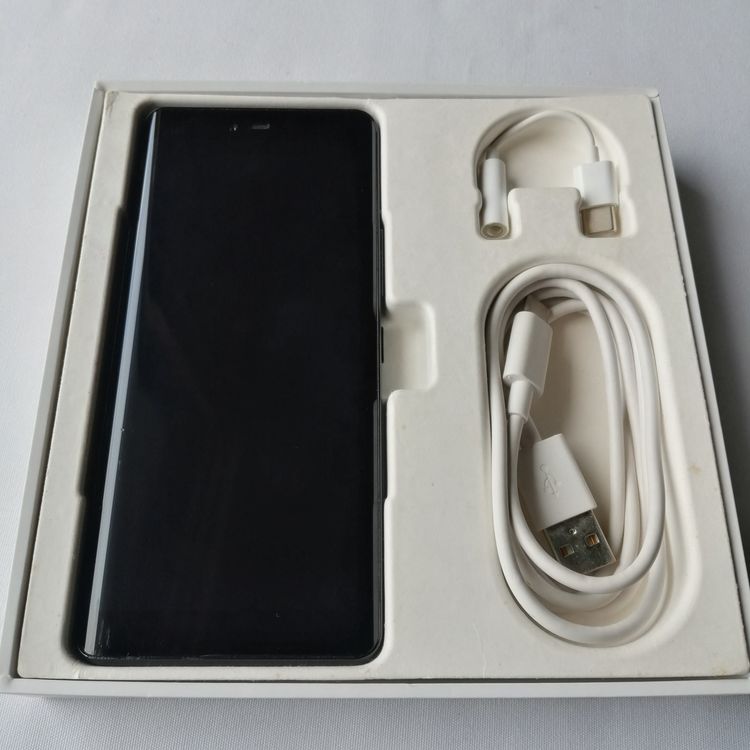 �ڶ����ʡ۳�ŷ�Х��5G Rakuten Hand 5G 128GB �֥�å�