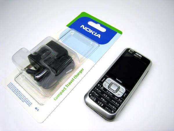 ムスビー｜docomo NM705i スタイリッシュブラック 送料無料 ACアダプタ 