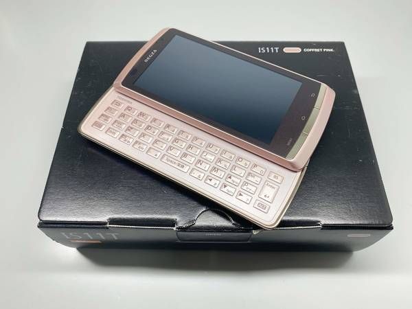 au REGZA Phone IS11T եԥ 