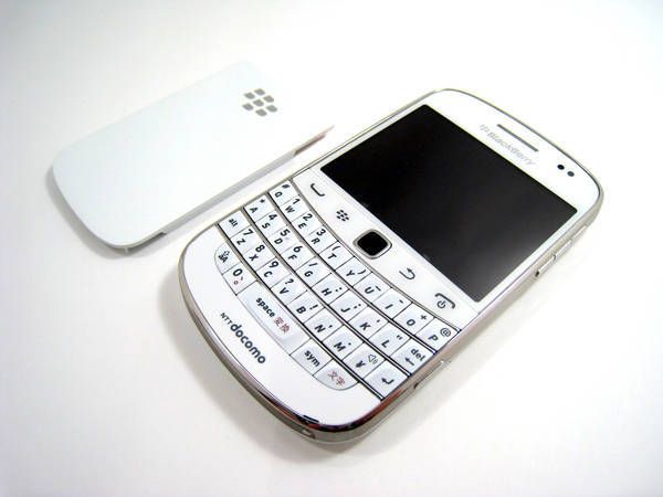 ムスビー｜docomo BlackBerry Bold 9900 ホワイト 外装交換済み 【送料 