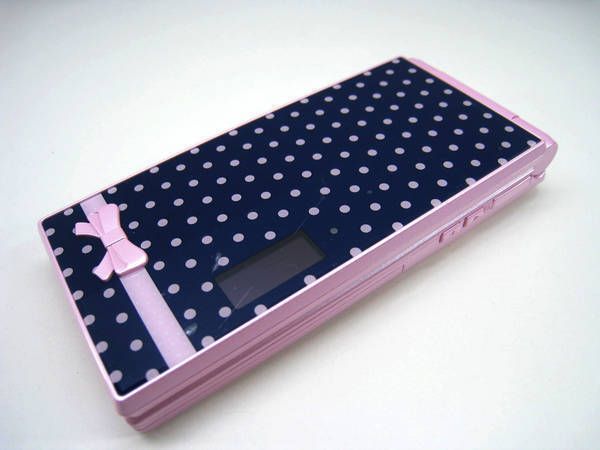 ニコラ ガラケー 新品 docomo F-06D Garls ハッピーピンク nicola 