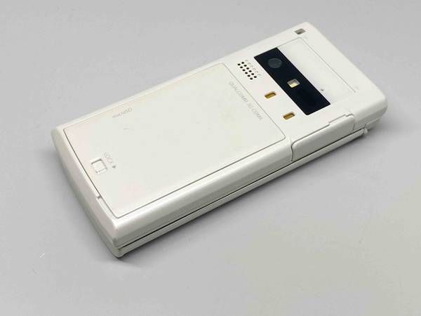 au K006 ���ꥢ�ۥ磻�� �� ���饱��