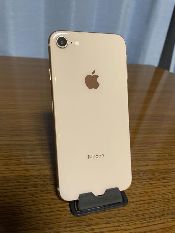 SIM�ե꡼ iPhone8 64GB ������� �Хåƥ꡼80%