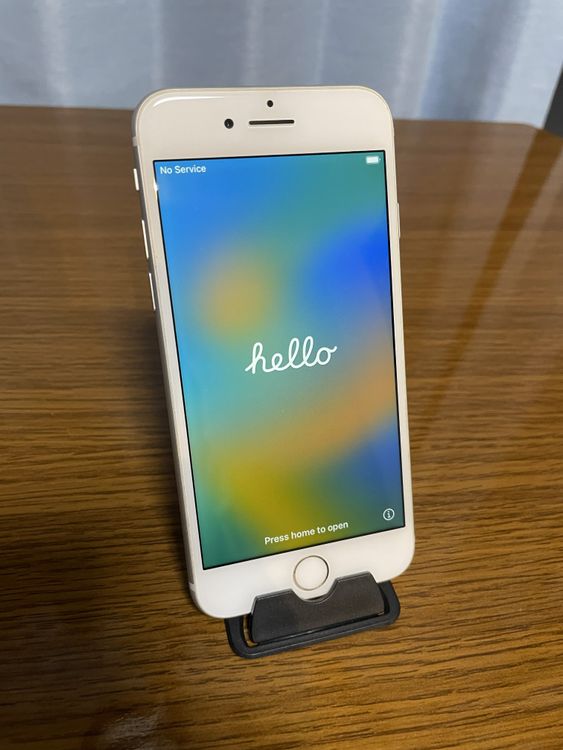 SIM�ե꡼ iPhone8 64GB ����С� �Хåƥ꡼92%