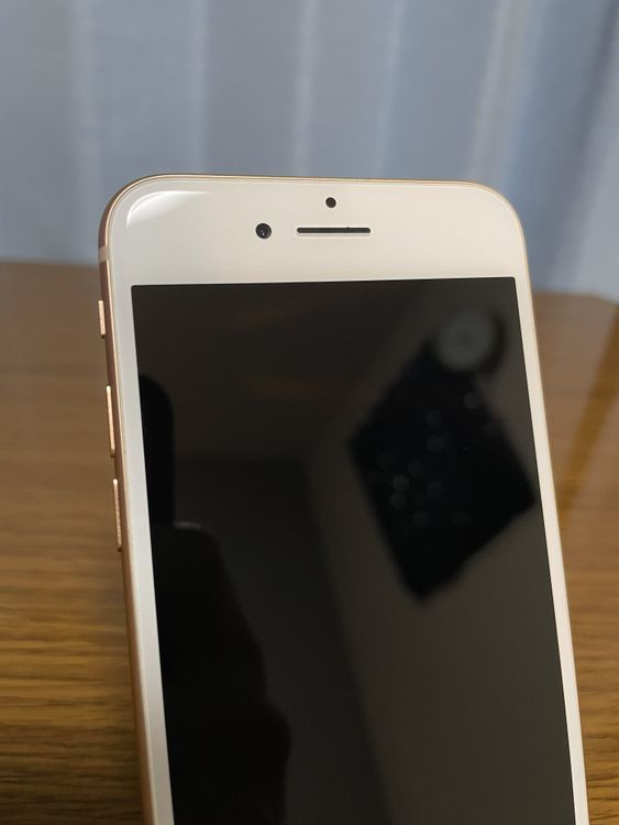 SIM�ե꡼ iPhone8 64GB ������� �Хåƥ꡼80%