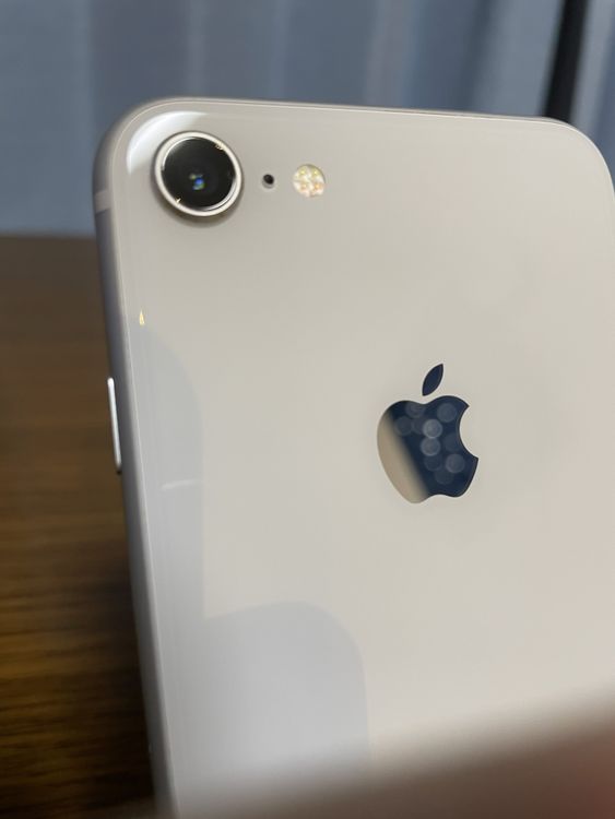 SIM�ե꡼ iPhone8 64GB ����С� �Хåƥ꡼92%