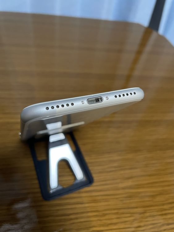 SIM�ե꡼ iPhone8 64GB ����С� �Хåƥ꡼92%