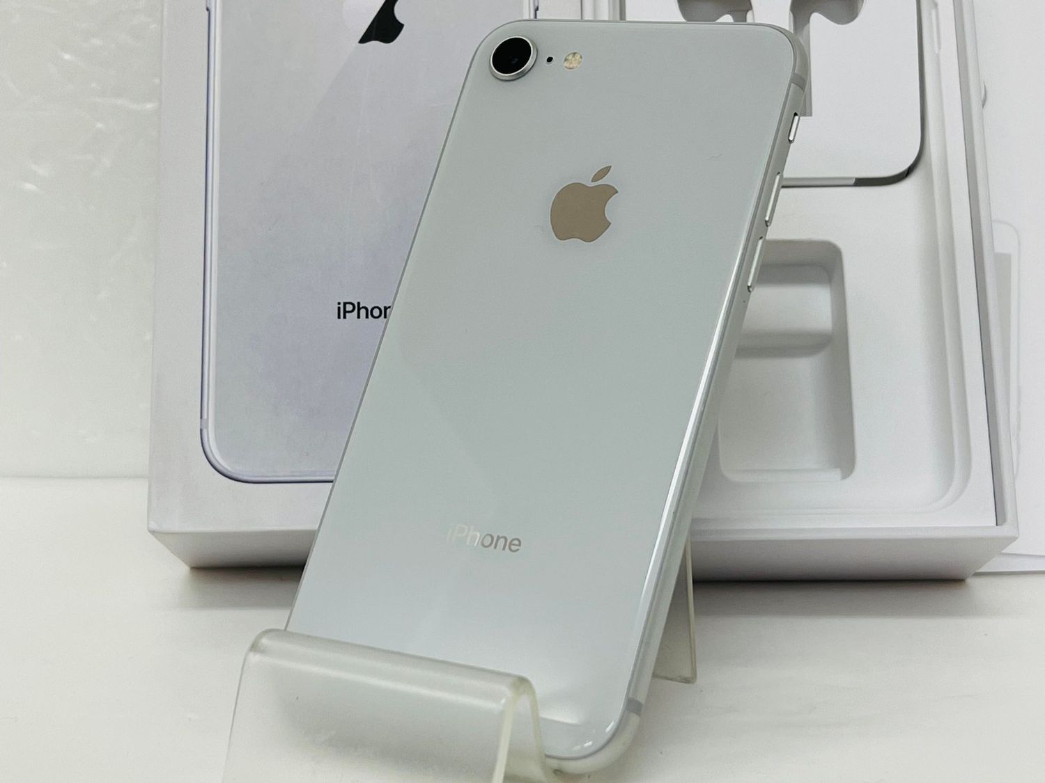 ムスビー｜モバイル市場☆SIMフリー☆美品☆SoftBank iPhone8 64GB  